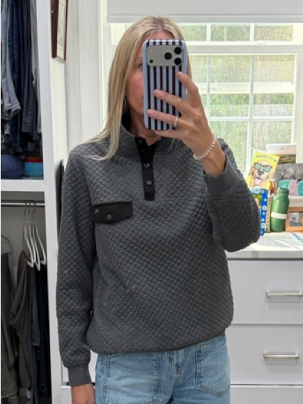 Amazon Quilted Snap-Placket Pullover Sweater - Charcoal Gray S